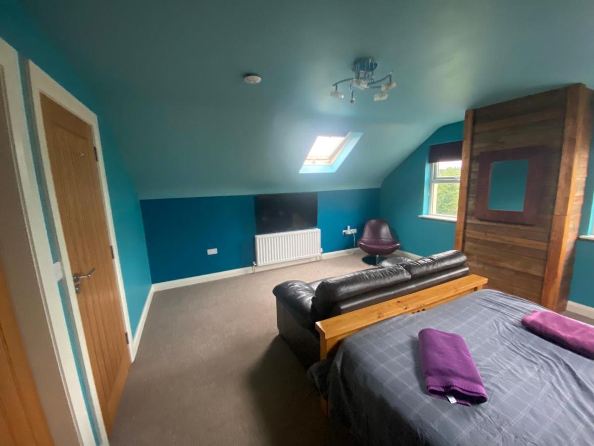 Sleeps 12 Hot Tub Sauna Cinema Pets Welcome Enniskillen Exterior photo